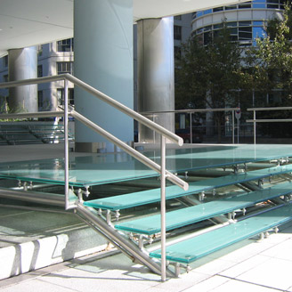 Escalera Bouchard Plaza